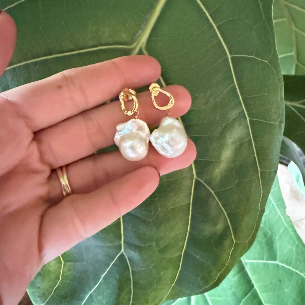 Elegant Gold and Pearl Drop Earrings - Picture 7 of 12